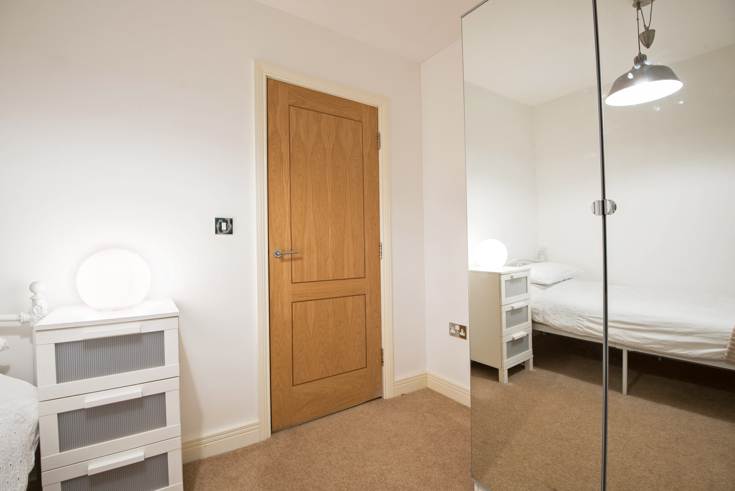 short term holiday let - 2 bedroom apartment durham single bedroom