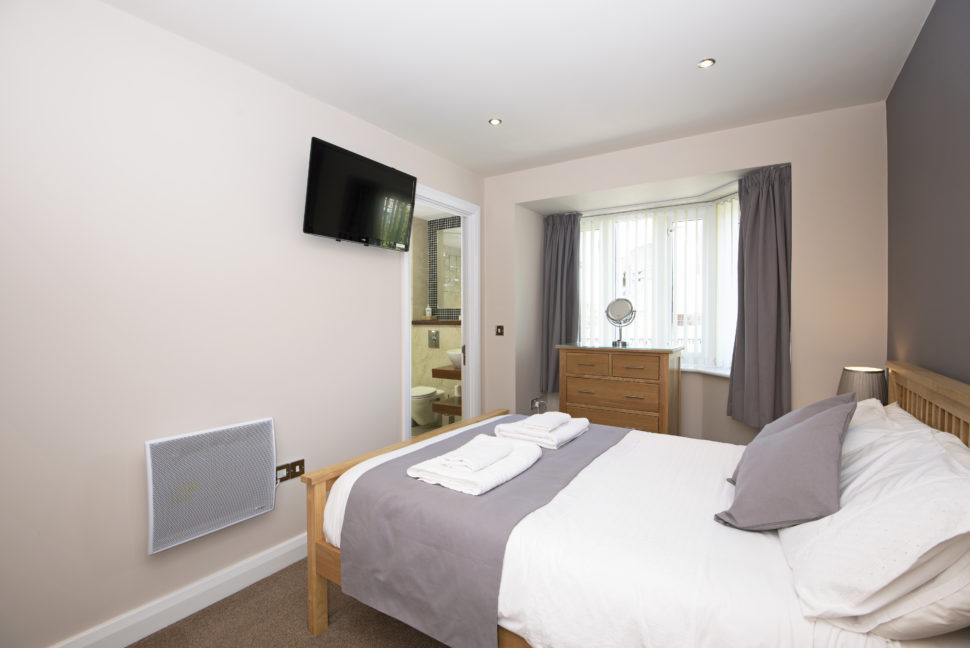 corporate rentals durham city centre - 2 bedroom apartment double bedroom