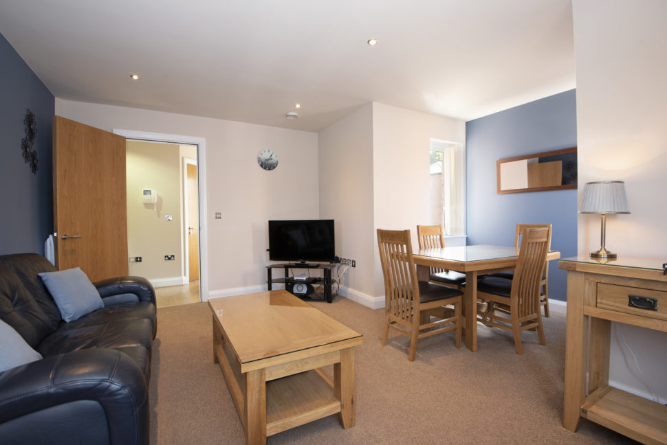 corporate rentals durham city centre - 2 bedroom apartment open plan living room