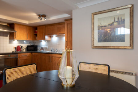 Short term corporate rental - Durham City Centre 2 Bedroom Apartment kitchen diner