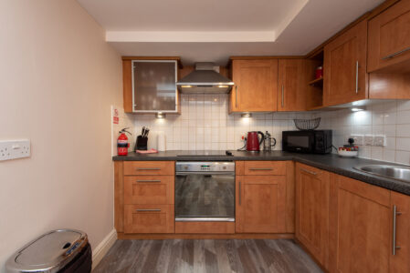 Short term corporate rental - Durham City Centre 2 Bedroom Apartment kitchen diner