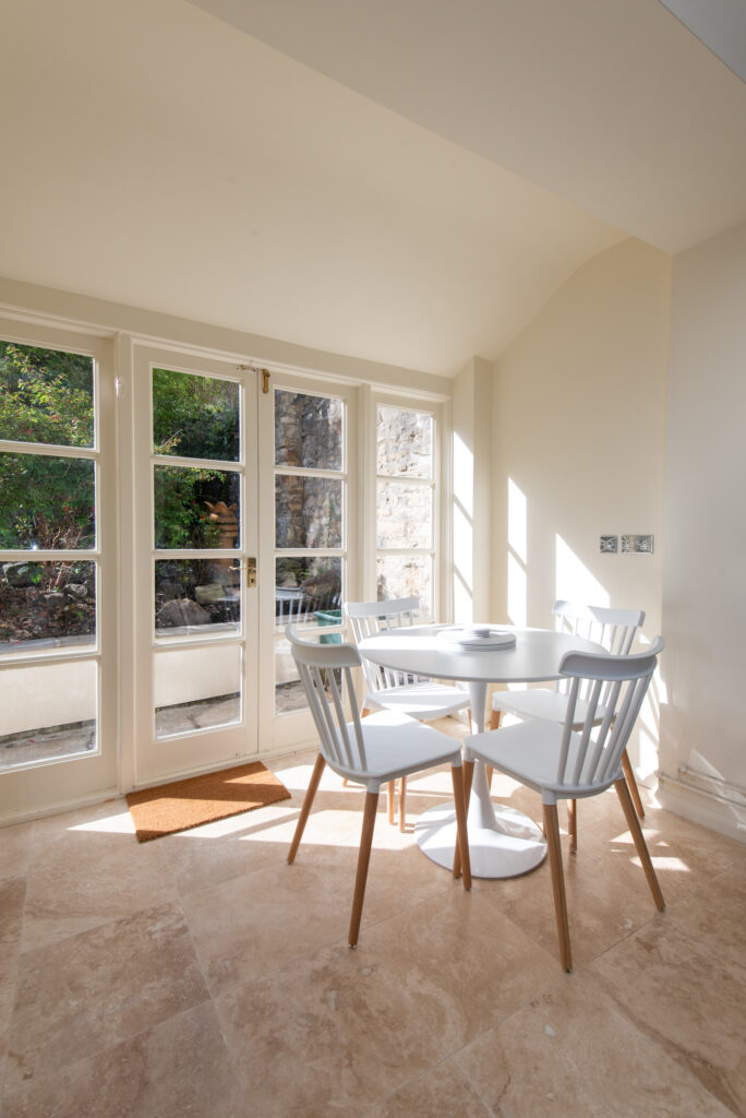 holiday rental - durham city centre 2 bedroom house dining room