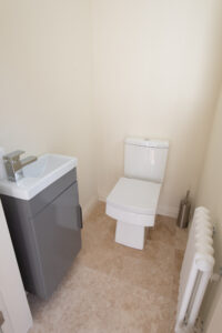 holiday rental - durham city centre 2 bedroom house toilet room