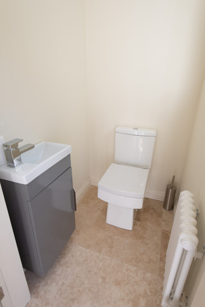 holiday rental - durham city centre 2 bedroom house toilet room