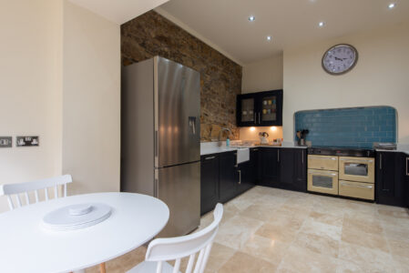 holiday rental - durham city centre 2 bedroom house large kitchen stone wall