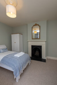 holiday rental - durham city centre 2 bedroom house double bedroom