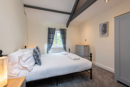 holiday rental durham - 3 bedroom cottage double bedroom