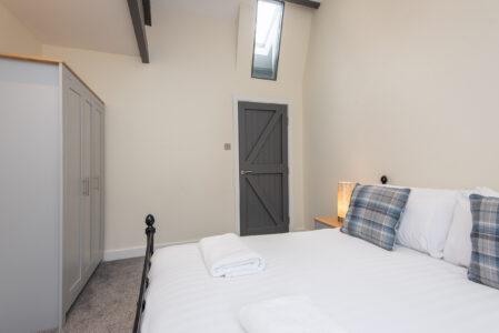 holiday rental durham - 3 bedroom cottage double bedroom