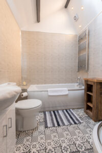 holiday rental durham - 3 bedroom cottage bathroom