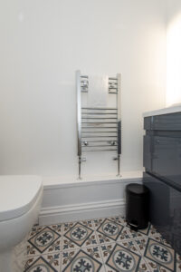 3 bedroom corporate rental durham bathroom