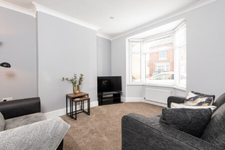 Short term lettings - fully equipped living room