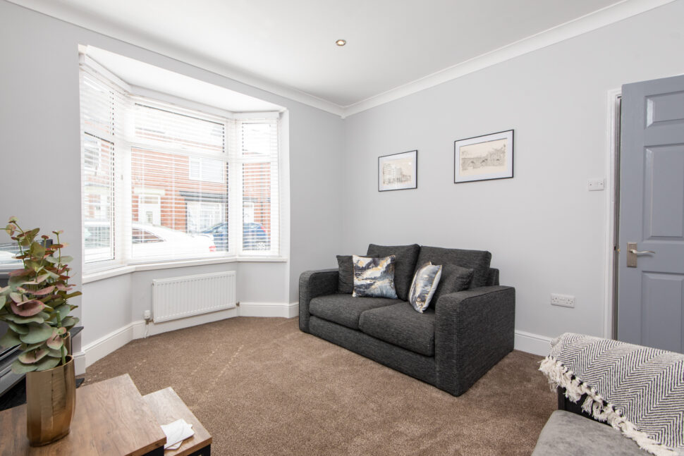 Short term lettings - fully equipped living room