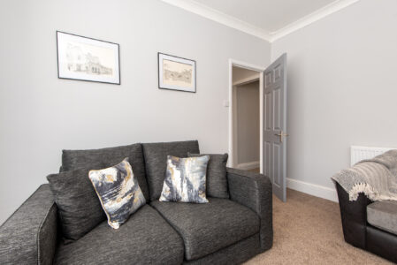 Short term lettings - fully equipped living room