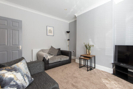 Short term lettings - fully equipped living room