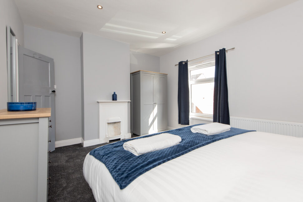 Short term lettings - fully equipped double bedroom