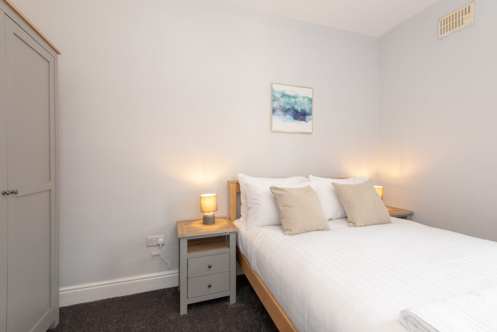 Short term lettings - fully equipped double bedroom