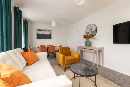 Short term lettings - fully equipped living room