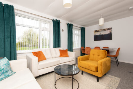 Short term lettings - fully equipped living room