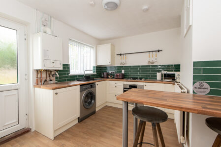 Short term lettings - fully equipped kitchen