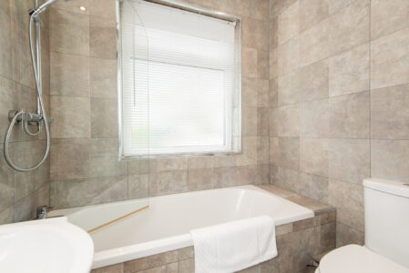 Short term rental - fully equipped shower bathroom