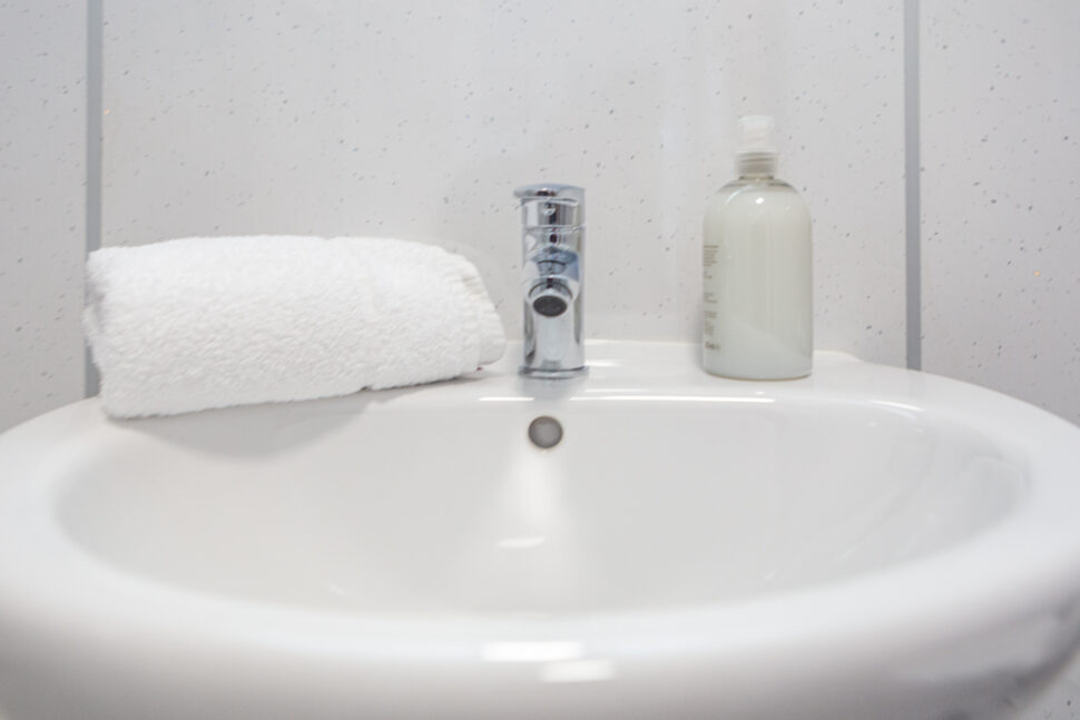 White bath shower room