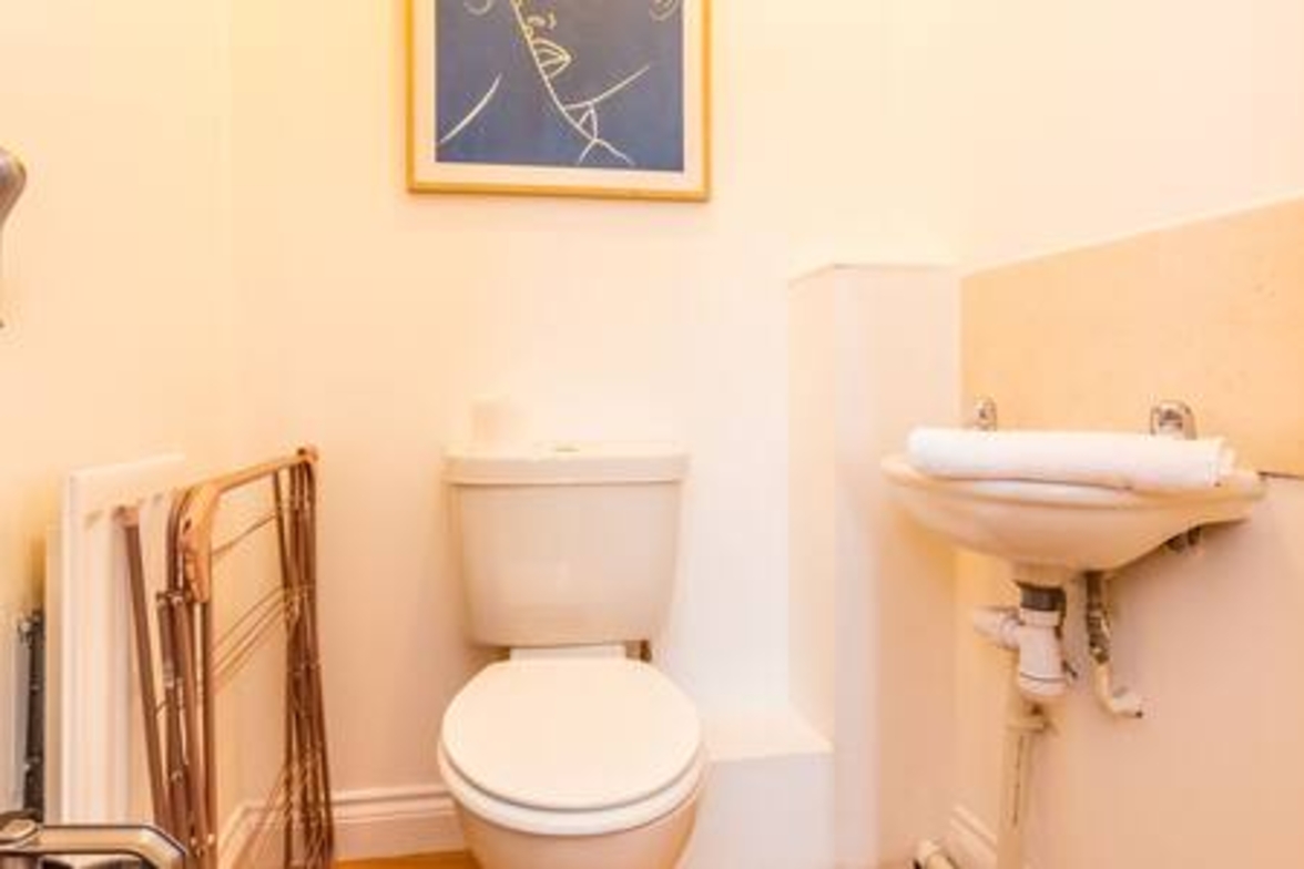 The Peth House - 17