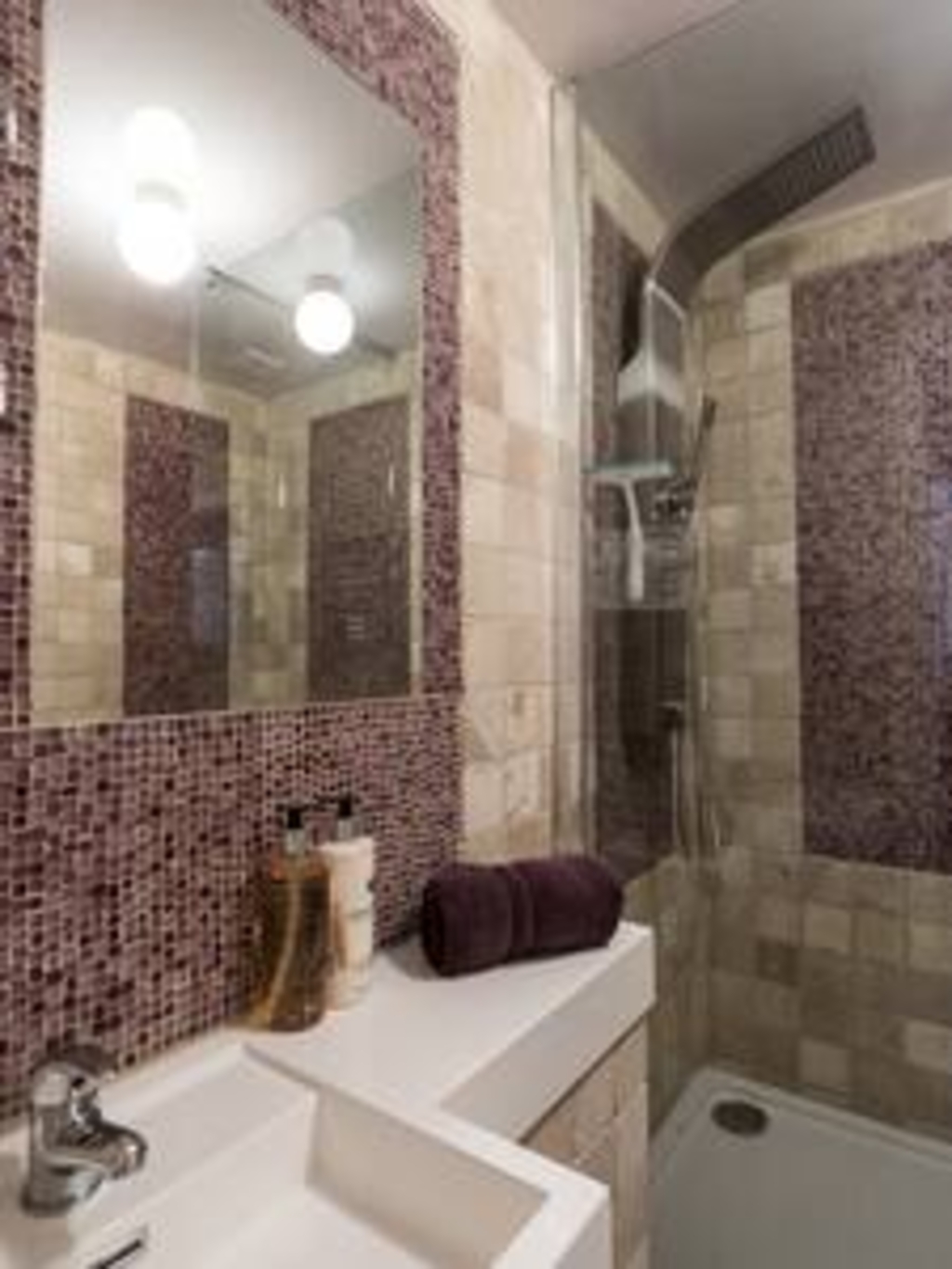 The Crown Gables - 16