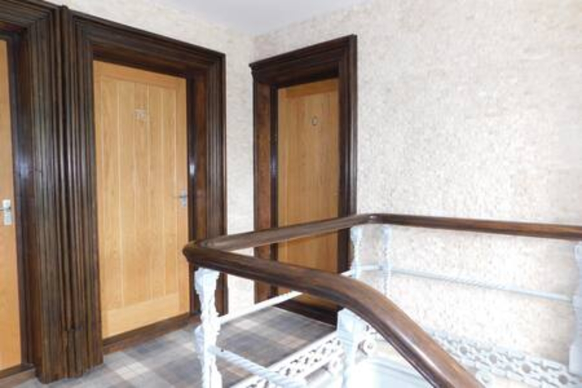 The Crown Gables - 17
