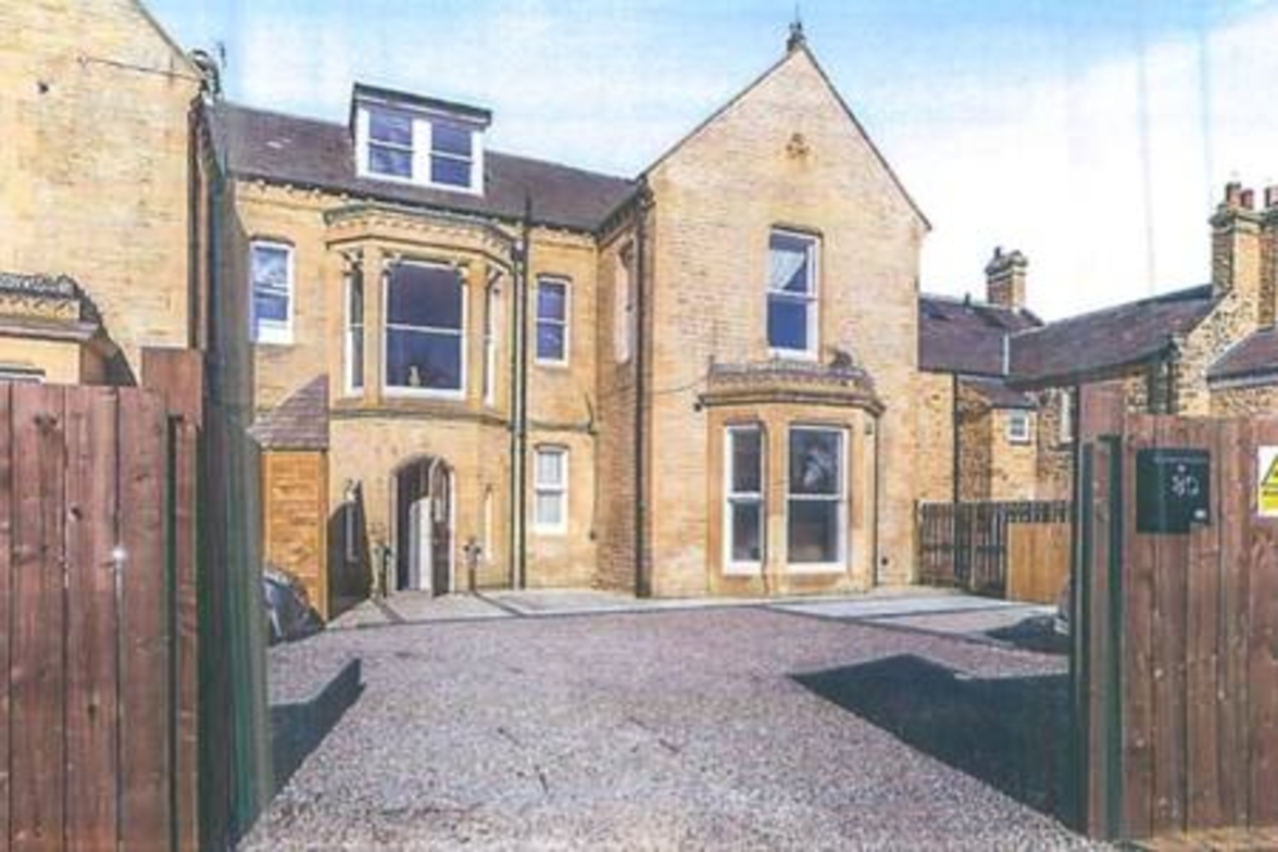 The Crown Gables - 21