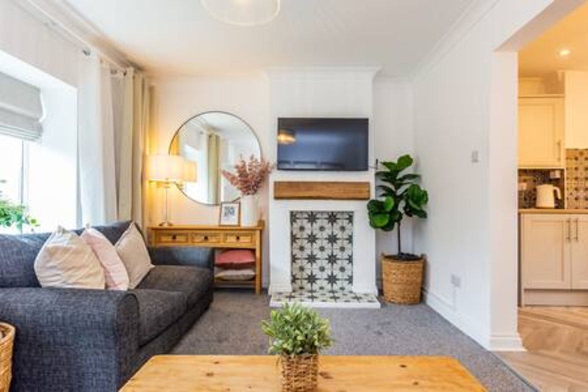 Pleasant View House - 2