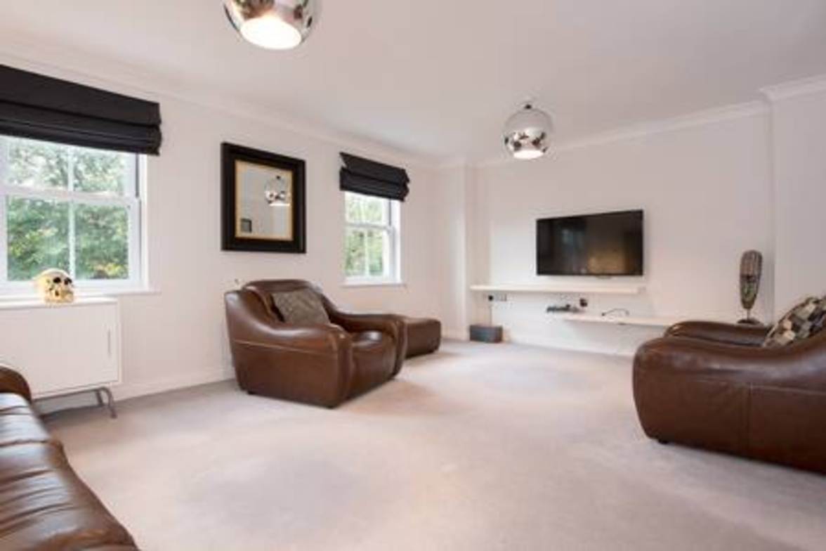The Crescent House - 5