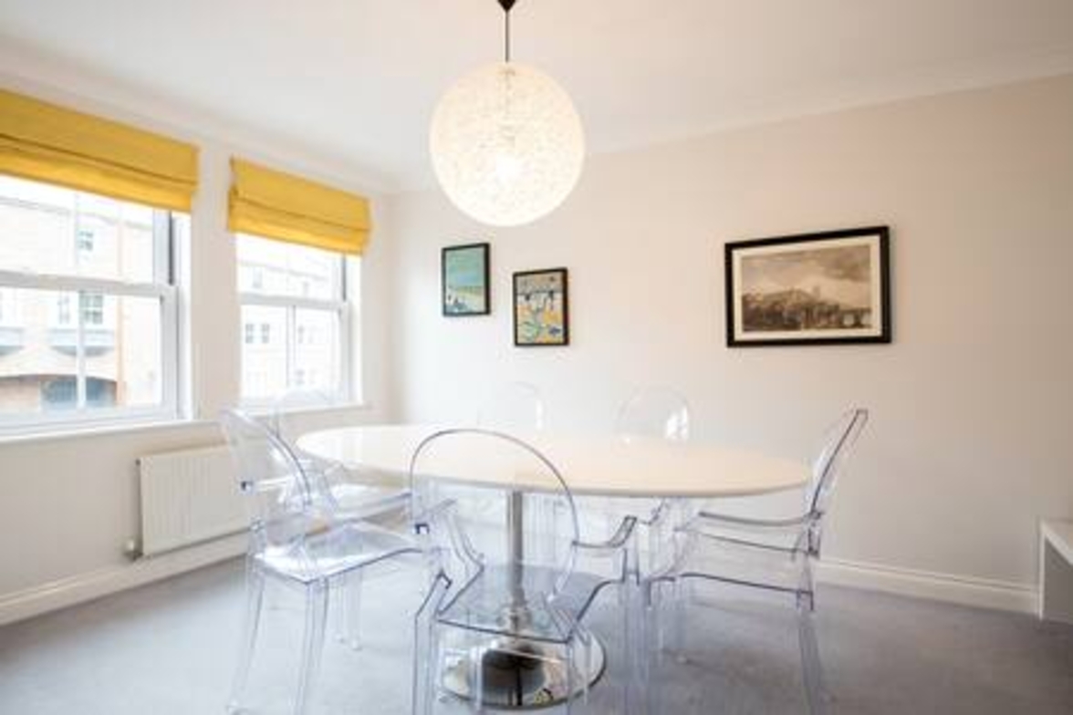 The Crescent House - 15