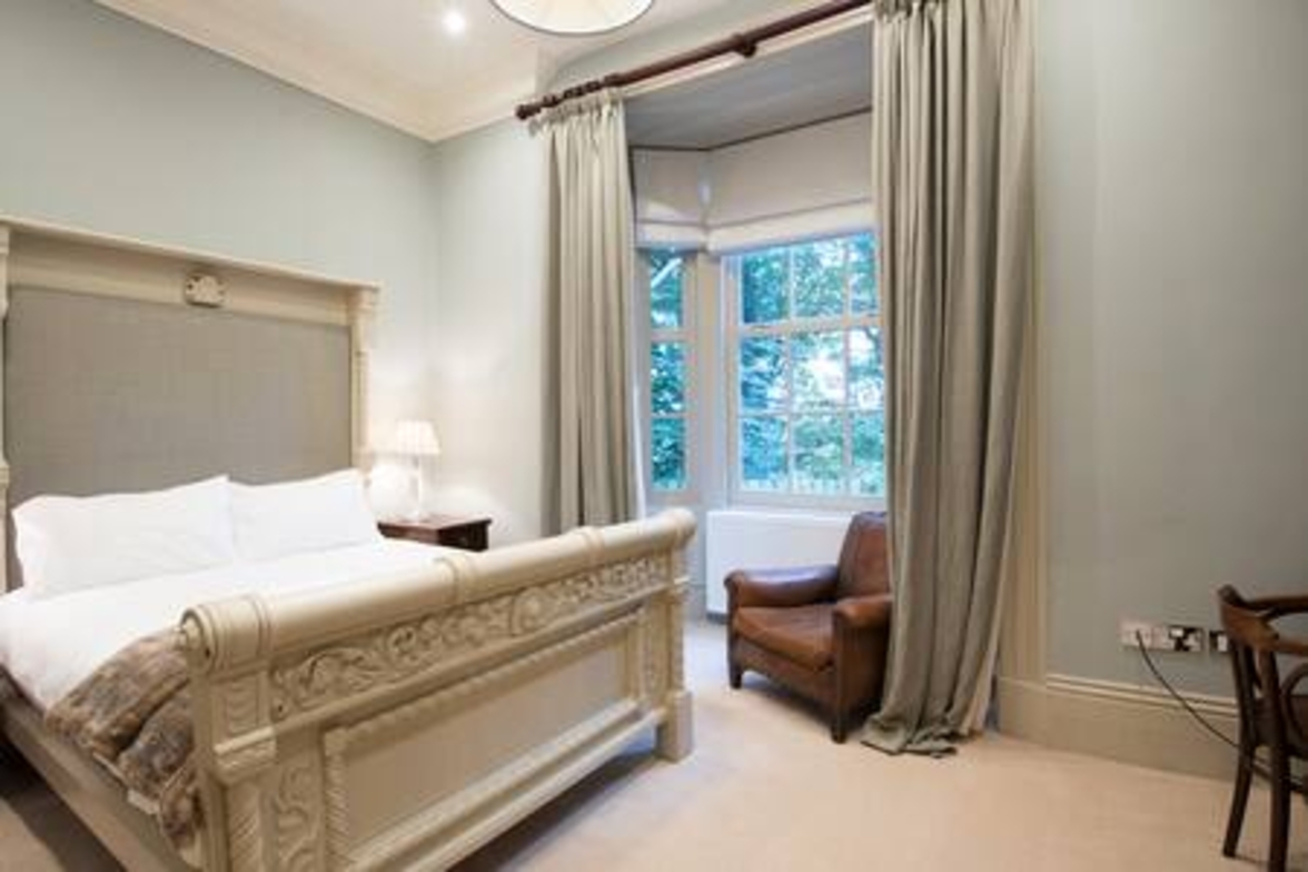 The Primrose One at The Grove - 21