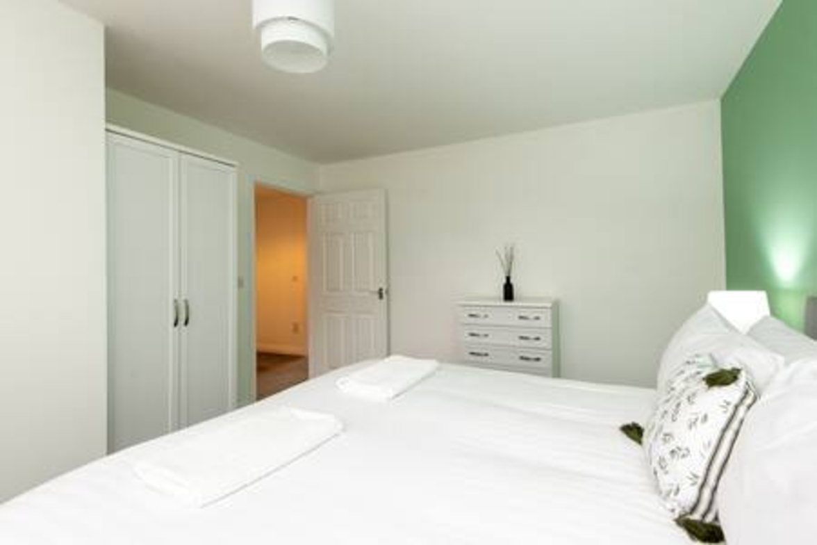 The Vale House - 12
