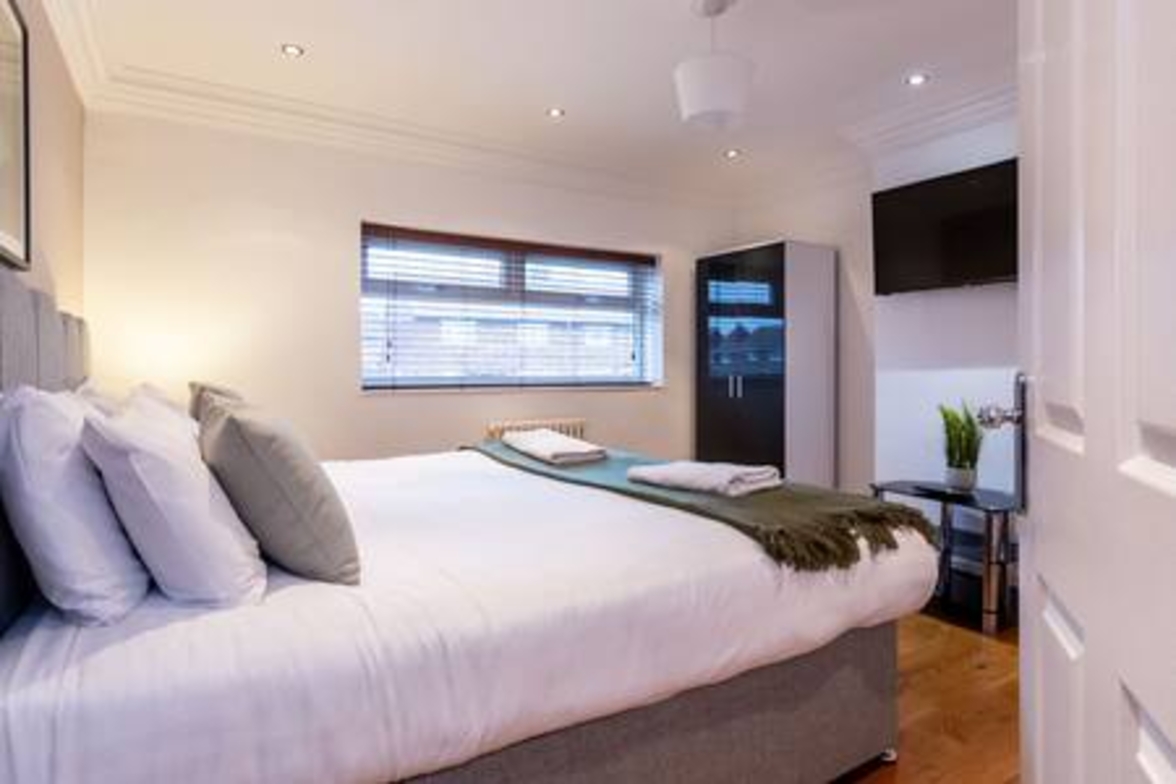 Gilmonby Grove - 8