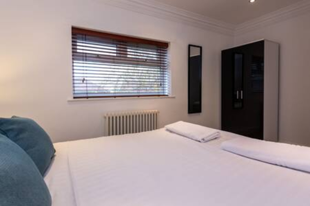 Gilmonby Grove - 9