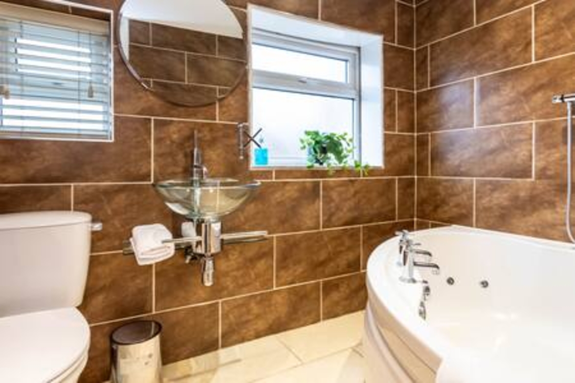 Gilmonby Grove - 11