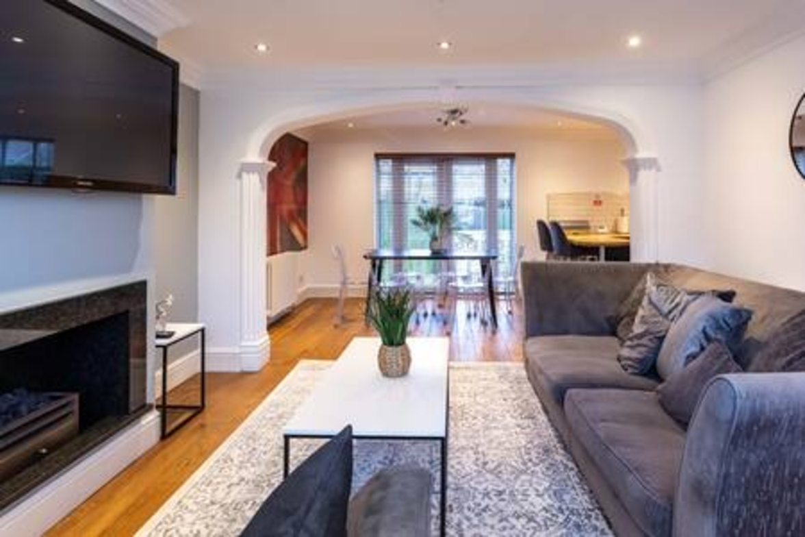 Gilmonby Grove - 19